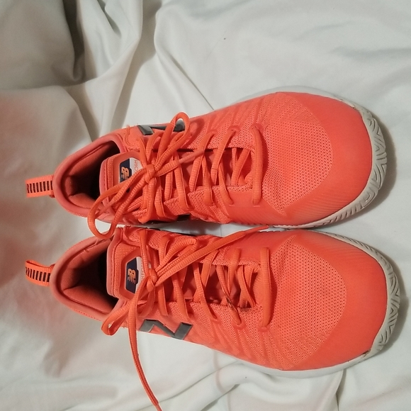 New balance shoes - Picture 2 of 9